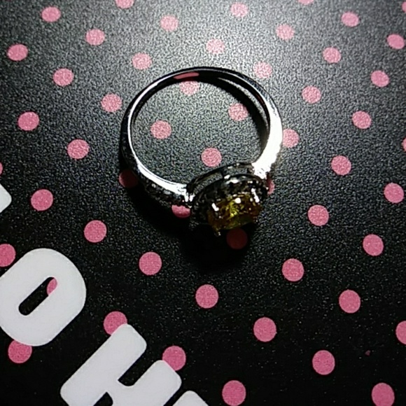 SOLD Beauty and the Beast, Belle's engagement ring sz 9 - Picture 4 of 4